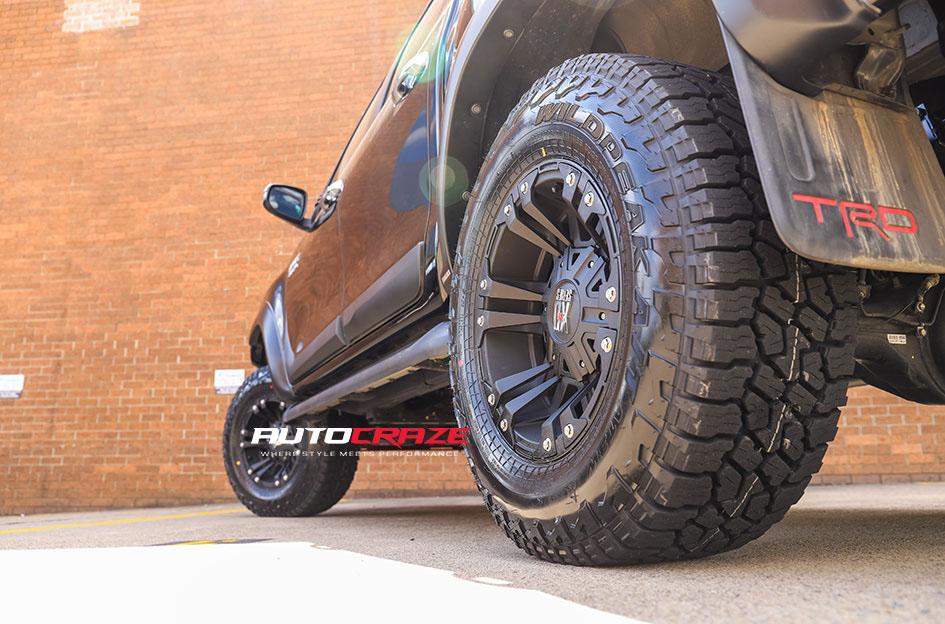 TOYOTA HILUX 4WD MONSTER XD MATTE BLACK
